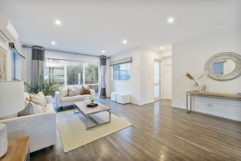 Photo of property in 22 Sunshine Boulevard, Sunnyvale, Auckland, 0612