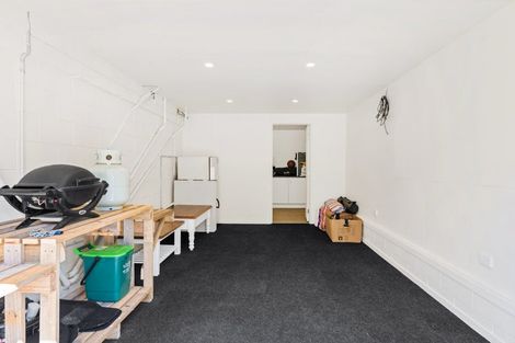 Photo of property in 2/12 Ellice Road, Totara Vale, Auckland, 0629