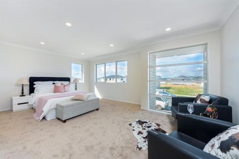 Photo of property in 70 Donegal Park Drive, Flat Bush, Auckland, 2019