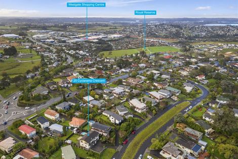 Photo of property in 25 Cyclarama Crescent, Massey, Auckland, 0614