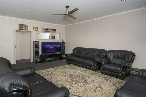 Photo of property in 102 Oriental Parade, Papamoa Beach, Papamoa, 3118