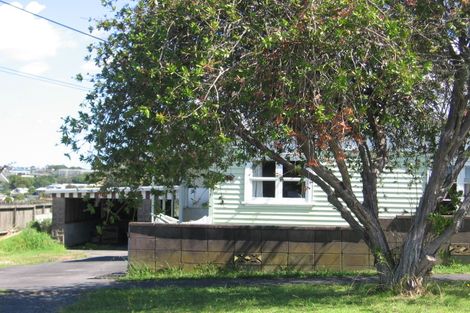 Photo of property in 2/46 Gulf View Road, Murrays Bay, Auckland, 0630