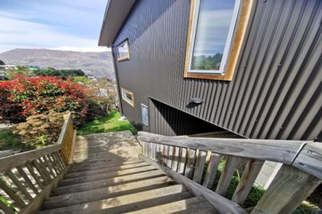 Photo of property in 12 Dart Place, Fernhill, Queenstown, 9300