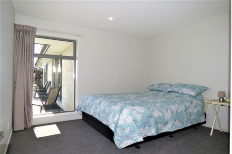 Photo of property in 2 Paradise Way, Amberley, 7410