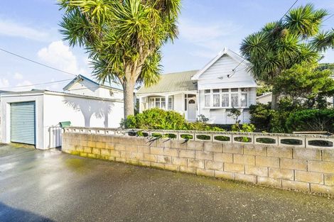 Photo of property in 68 Derwent Street, Island Bay, Wellington, 6023