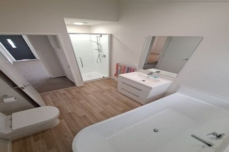 Photo of property in 62 Seaview Road, Marfell, New Plymouth, 4310