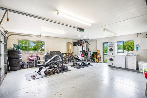 Photo of property in 23 San Vito Place, Henderson, Auckland, 0612