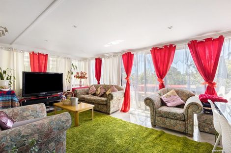 Photo of property in 30 Laureston Avenue, Papatoetoe, Auckland, 2025