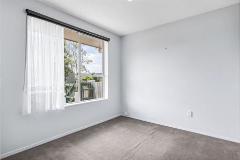 Photo of property in 15 Chipping Lane, Redwood, Christchurch, 8051