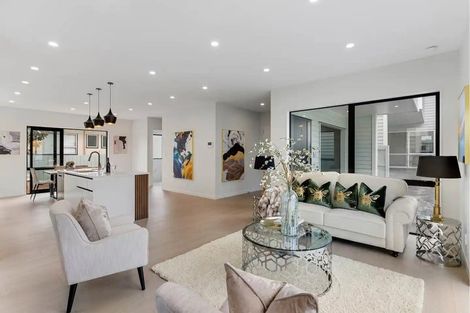 Photo of property in 17 Kathleen Street, Totara Vale, Auckland, 0627