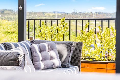 Photo of property in 100 Tarapuka Road, Westgate, Auckland, 0814