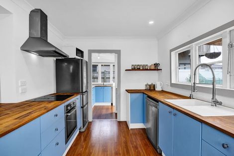 Photo of property in 9 Princes Street, Hawera, 4610