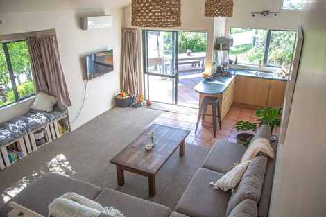 Photo of property in 35 Esther Place, Red Beach, 0932