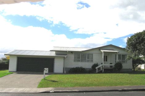 Photo of property in 22 Ozich Avenue, Te Atatu South, Auckland, 0610