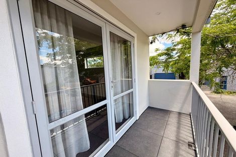 Photo of property in 4/143a Wiseley Road, West Harbour, Auckland, 0618