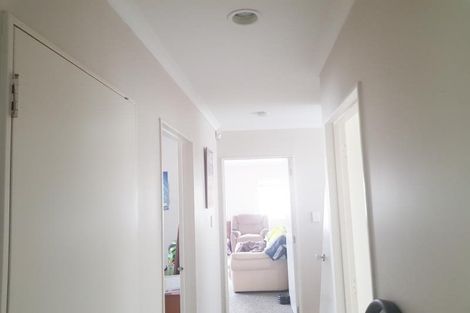 Photo of property in 2/16 Ocean View Road, Hatfields Beach, Orewa, 0931