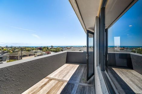 Photo of property in 49 Paynters Avenue, Strandon, New Plymouth, 4312