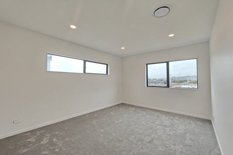 Photo of property in 1 Pukeko Road, Hobsonville, 0616