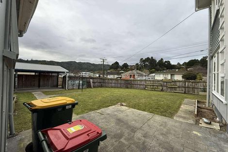 Photo of property in 11 Wainhouse Street, Stokes Valley, Lower Hutt, 5019