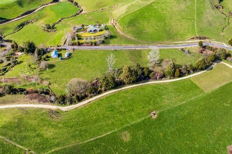 Photo of property in 2445 Tarata Road, Tarata, Inglewood, 4387