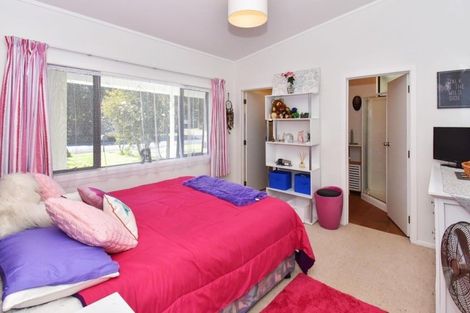 Photo of property in 52 Taihiki Road, Clarks Beach, 2122