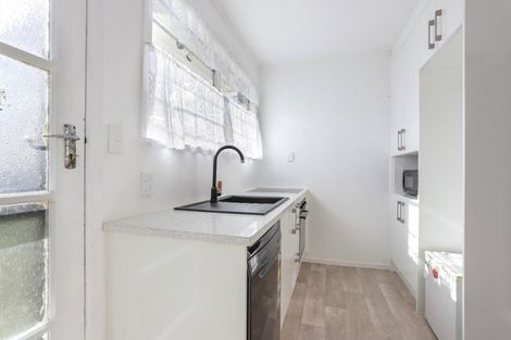 Photo of property in 8 Westward Ho, Glen Eden, Auckland, 0602