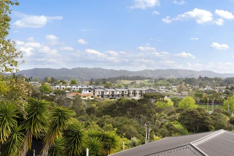 Photo of property in 11 Rangeview Road, Sunnyvale, Auckland, 0612