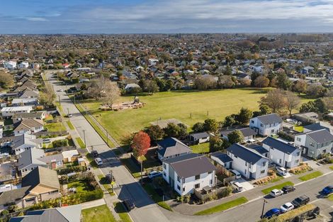 Photo of property in 31 Paddington Street, Northcote, Christchurch, 8052