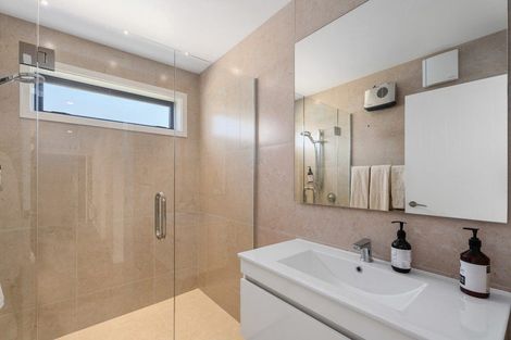 Photo of property in 9 Kirimoko Crescent, Wanaka, 9305