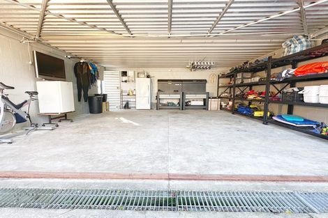 Photo of property in 12 Bayview Crescent, Duvauchelle, 7581