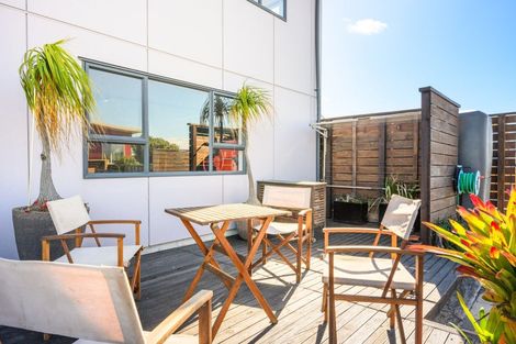 Photo of property in 17 Marine Parade South, Foxton Beach, Foxton, 4815