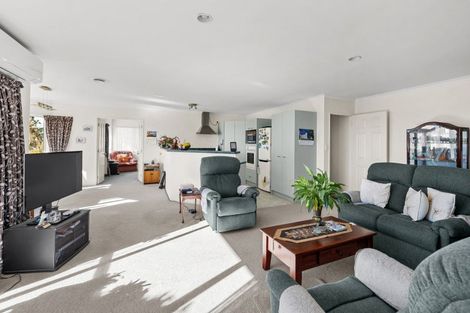 Photo of property in 1 Cobbe Place, Pomare, Rotorua, 3015