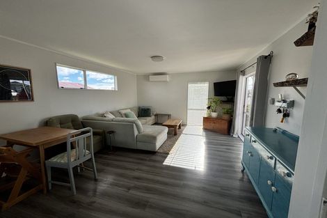 Photo of property in 17 Elisa Lane, Ranui, Auckland, 0612