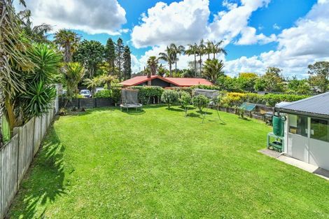 Photo of property in 2 Hillcrest Grove, Hillpark, Auckland, 2102
