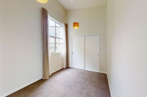 Photo of property in 352 Queens Drive, Lyall Bay, Wellington, 6022