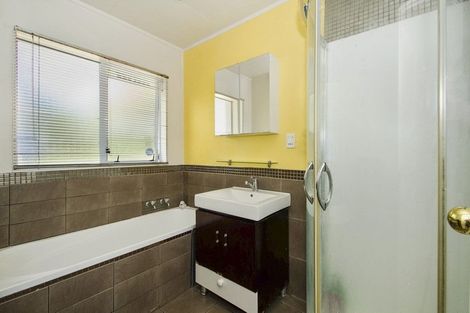 Photo of property in 47 Riverton Drive, Randwick Park, Auckland, 2105