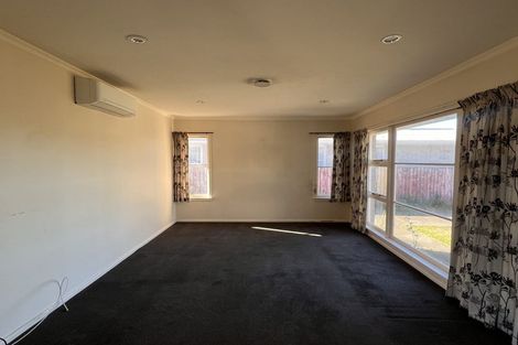 Photo of property in 21 Sandown Crescent, Aranui, Christchurch, 8061