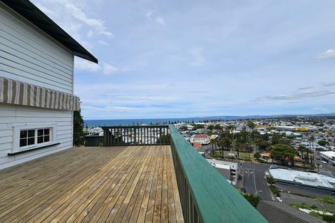 Photo of property in 42 Cameron Road, Bluff Hill, Napier, 4110