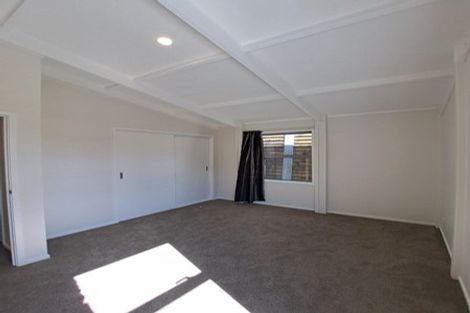 Photo of property in 62 Seaview Road, Marfell, New Plymouth, 4310
