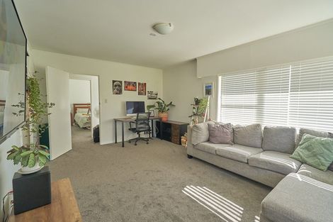 Photo of property in 1/12 Lake Road, Northcote, Auckland, 0627