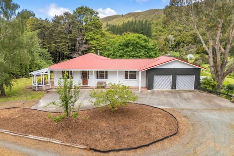 Photo of property in 423 Katherine Mansfield Drive, Blue Mountains, Upper Hutt, 5371
