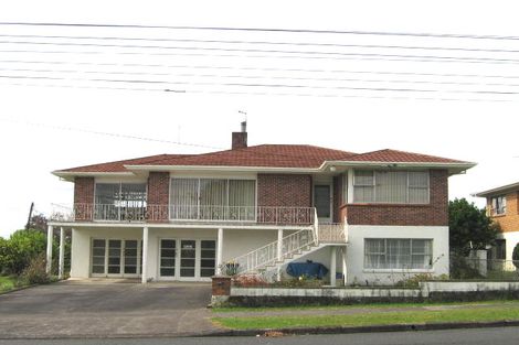 Photo of property in 77 Flanshaw Road, Te Atatu South, Auckland, 0610