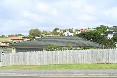 Photo of property in 14 Killygordon Place, Massey, Auckland, 0614