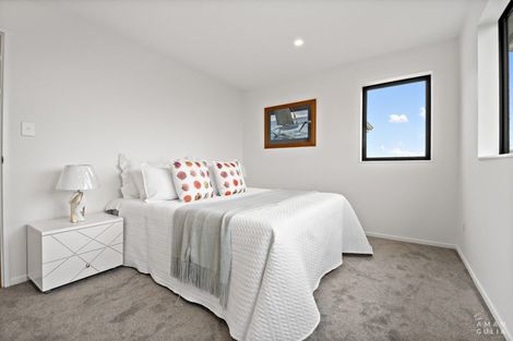 Photo of property in 15 Mara Way, Sunnyvale, Auckland, 0612