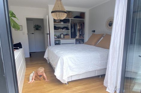 Photo of property in 17 Fairmount Road, Titirangi, Auckland, 0604