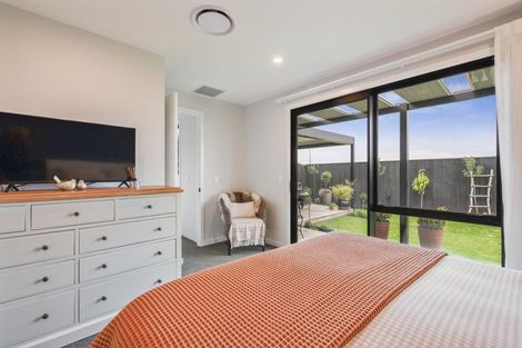 Photo of property in 18 Ellmers Street, Woodend, 7691