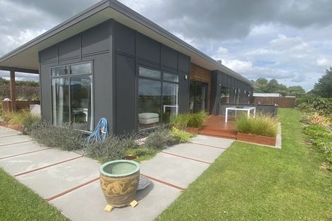Photo of property in 444 Dover Road, Okato, New Plymouth, 4374