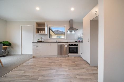 Photo of property in 2/9 Heath Street, Saint Andrews, Hamilton, 3200