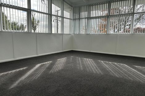 Photo of property in 13 Eastglen Road, Glen Eden, Auckland, 0602