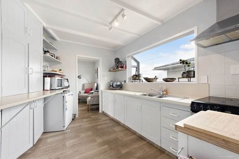 Photo of property in 464 Don Buck Road, Massey, Auckland, 0614